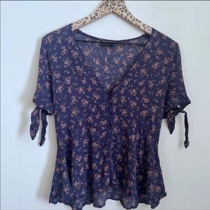 DRESS FORUM |Floral Button Tie Sleeve Blouse